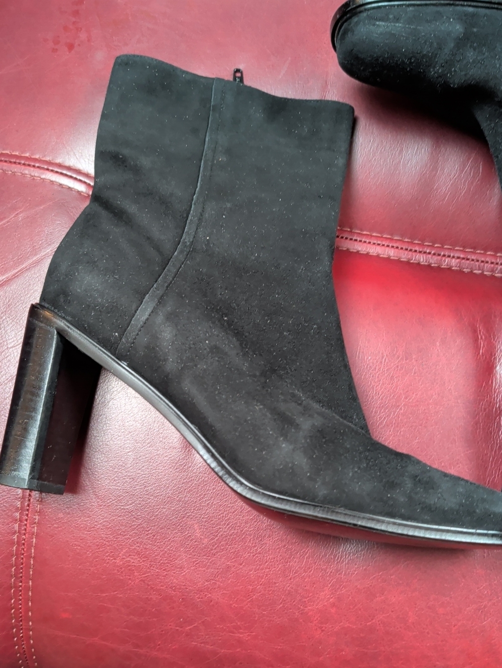 Lord & Taylor' Black Suede Ankle Boots with Block Heel Size 10 - Picture 2 of 7
